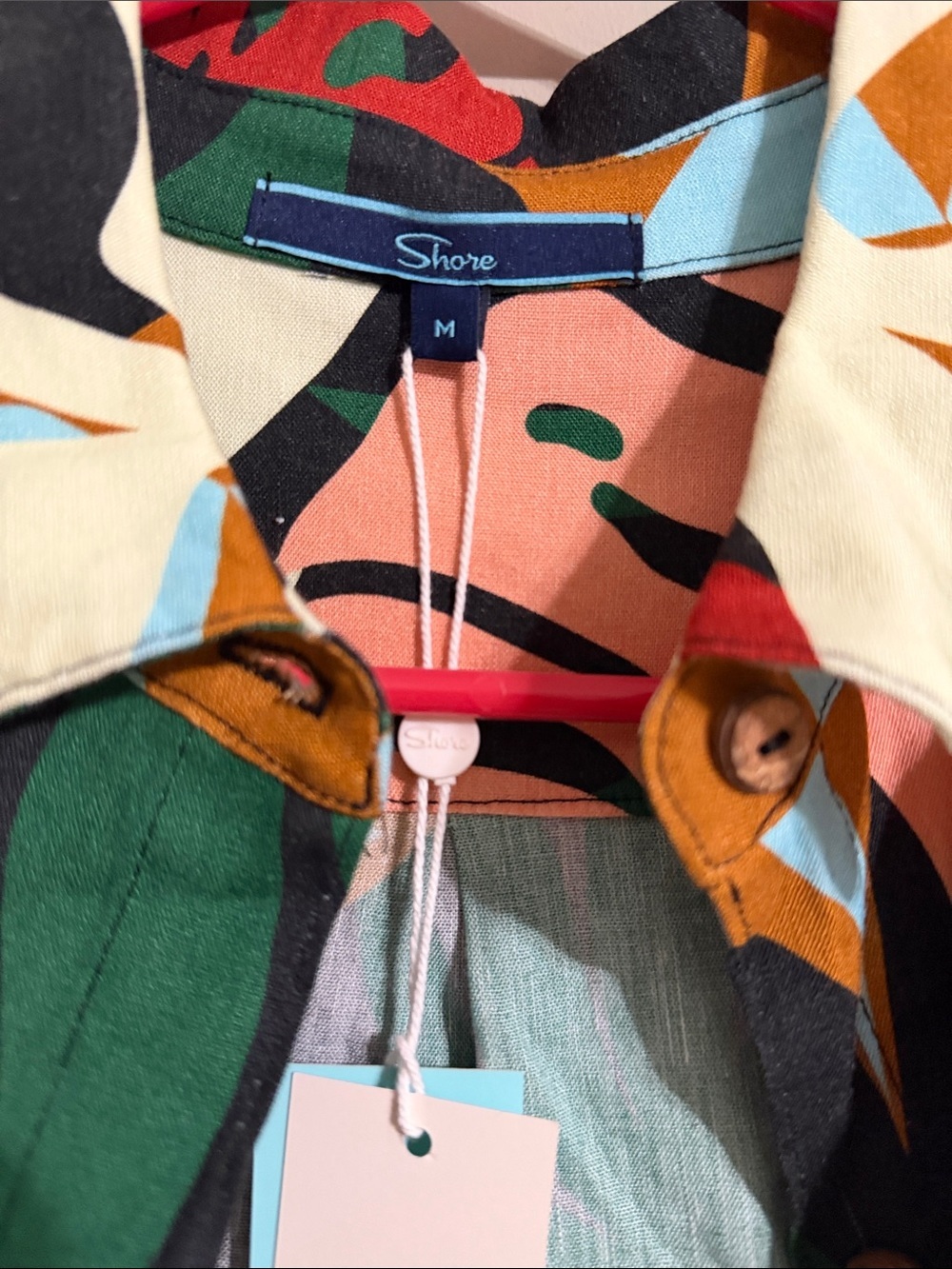 Shore brand tropical cropped button up top M - Picture 4 of 9